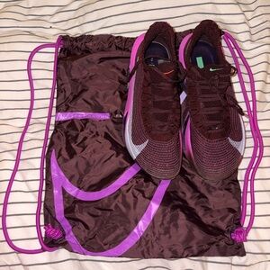 Nike women’s alpha flys with Drawstring Bag